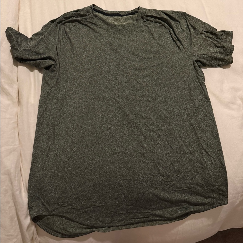 Men’s Lululemon License to Train Short Sleeve Shirt